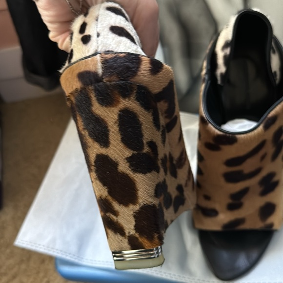 Alexander Wang Leopard Alla Peep-toe Wedges 37 7 Khloe Kardashian - Picture 5 of 8